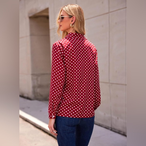 Women’s Polka Dot Button Down Blouse- Size XXL - Picture 2 of 7